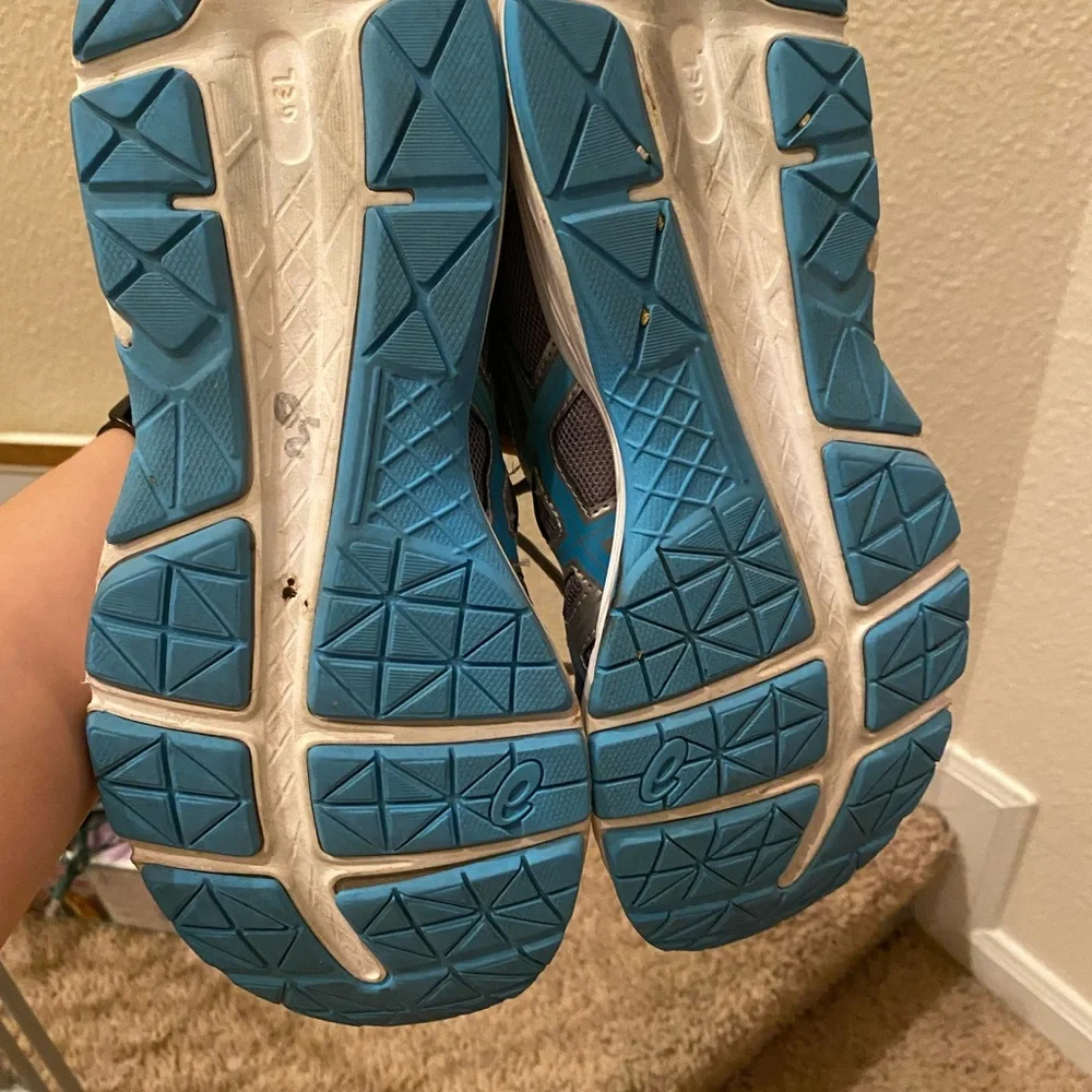 Woman’s ASICS shoes OrthoLite 9 - Picture 5 of 5